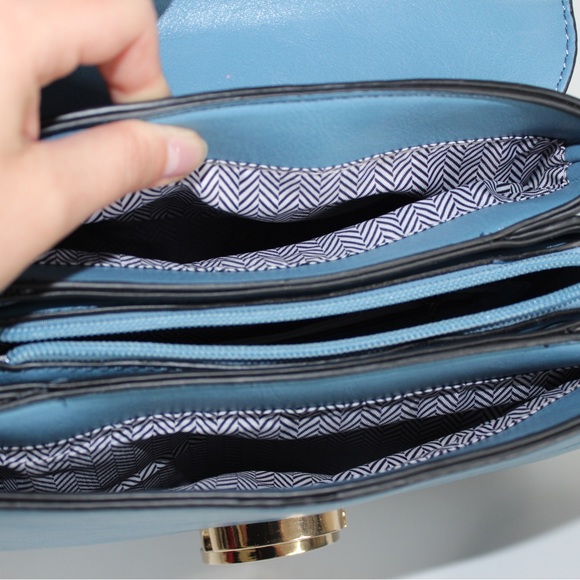 Blue Reptile Handbag - Picture 6 of 8